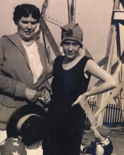 Proper beach attire, 1916<br>&nbsp;